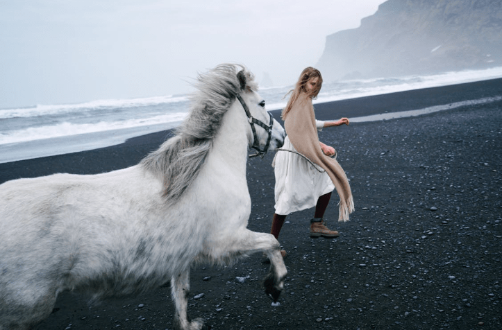 female White Horse Names