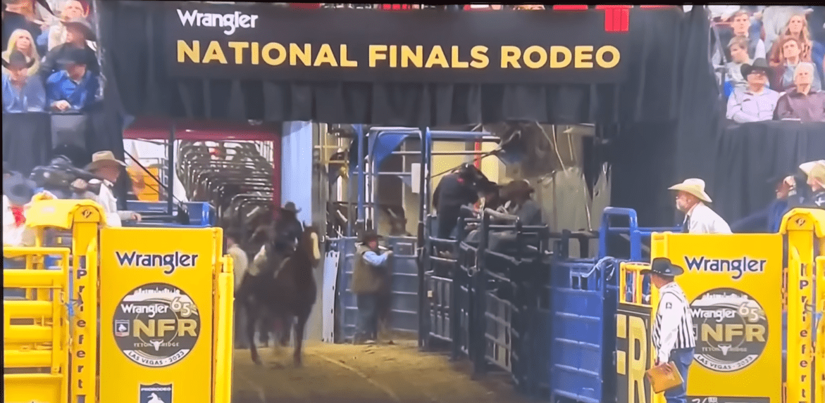 What is the Arena Record for Barrel Racing at the NFR?
